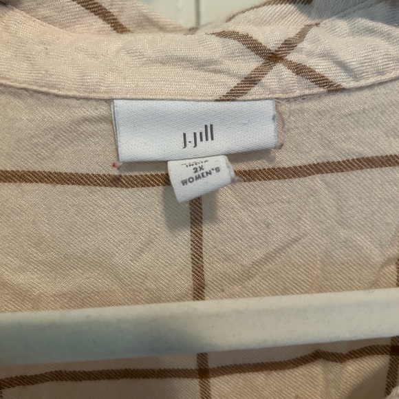 J Jill Checked Print, Button Front, Long Sleeve, Hilo Hemline - Picture 3 of 5